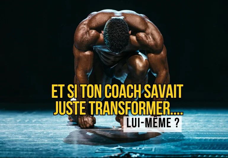 Coach qui se regarde dans le miroir en salle de sport – différence entre coach compétent et coach influenceur – Steph Ramos Coach